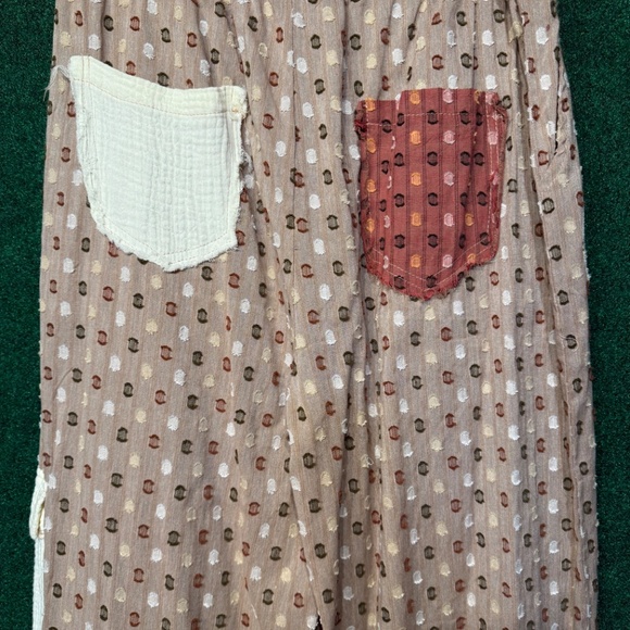 🔥119 NWT Pol Taupe Multi Flower Petal Pant - Picture 9 of 9